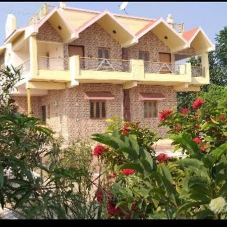 Farmhouse Close To Nature - Kesari Farm Гандинагар Екстериор снимка
