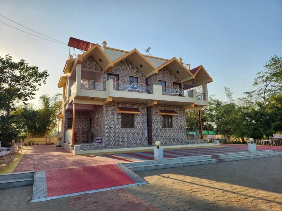 Farmhouse Close To Nature - Kesari Farm Гандинагар Екстериор снимка