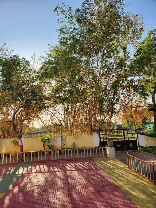 Farmhouse Close To Nature - Kesari Farm Гандинагар Екстериор снимка